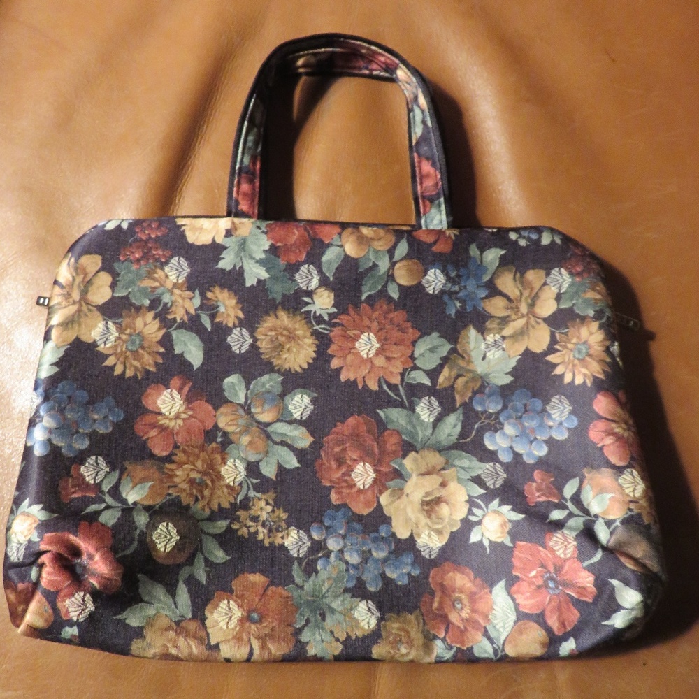 Modella Flowered Black Background Makeup Bag Nwot - image 1